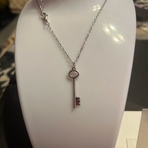 NWT Elegant Silver Tone Key Pendant Necklace 24”